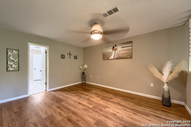 Listing photo id 16 for 16314 Falcon Hill