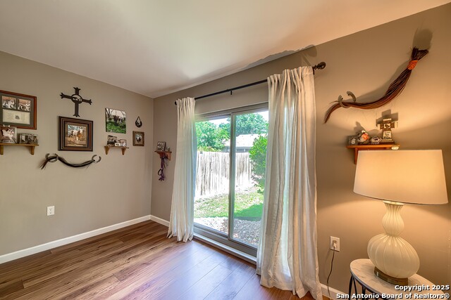 Listing photo id 21 for 16314 Falcon Hill