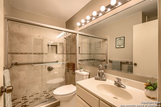 Listing photo id 28 for 16314 Falcon Hill
