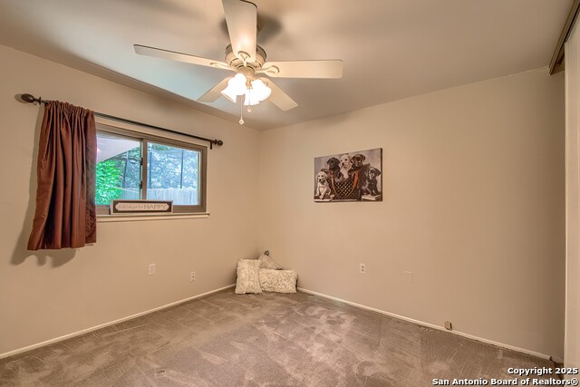 Listing photo id 29 for 16314 Falcon Hill