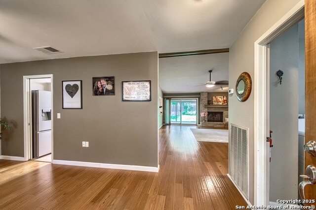 Listing photo id 3 for 16314 Falcon Hill