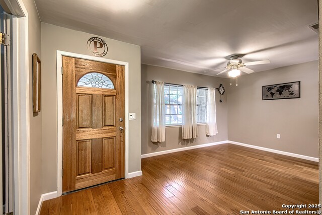 Listing photo id 4 for 16314 Falcon Hill
