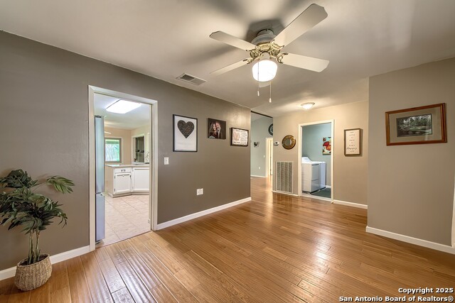 Listing photo id 5 for 16314 Falcon Hill