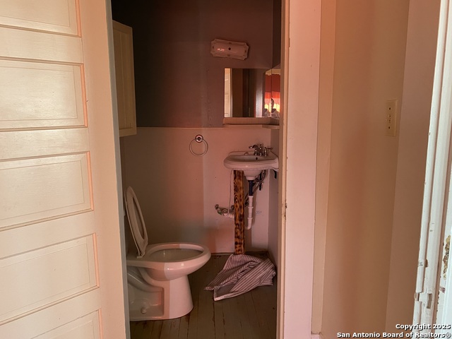 Listing photo id 11 for 100 Hillcrest Rd