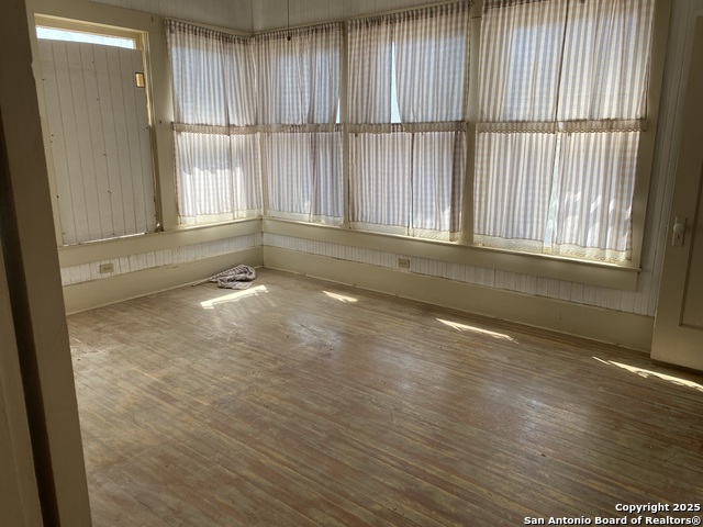 Listing photo id 12 for 100 Hillcrest Rd