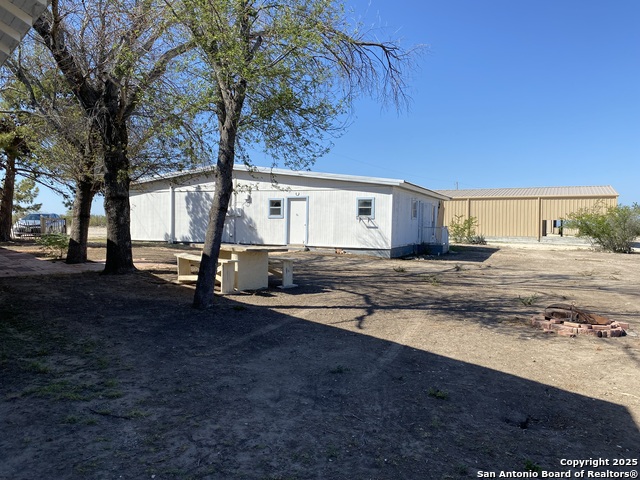 Listing photo id 17 for 100 Hillcrest Rd