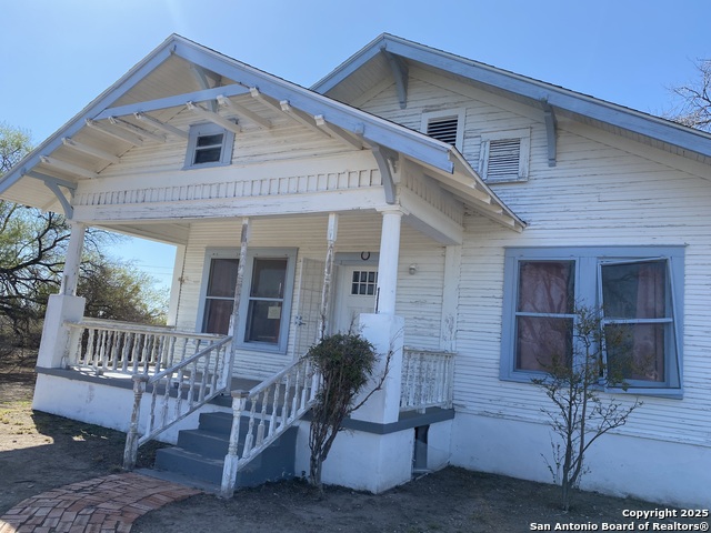 Listing photo id 0 for 100 Hillcrest Rd