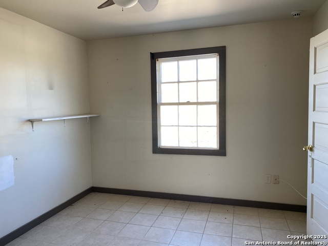 Listing photo id 31 for 100 Hillcrest Rd