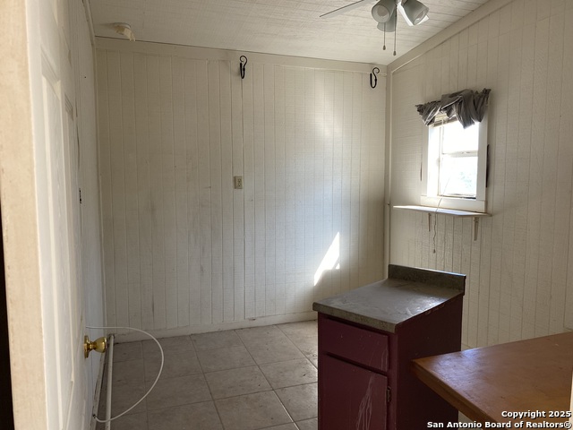 Listing photo id 32 for 100 Hillcrest Rd