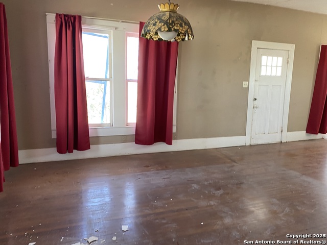 Listing photo id 3 for 100 Hillcrest Rd