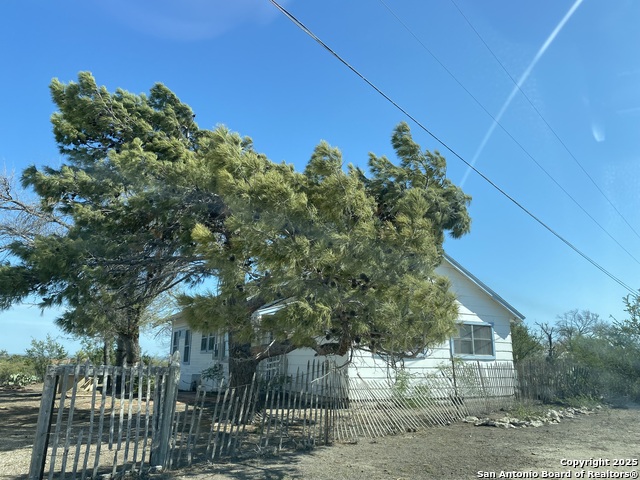 Listing photo id 4 for 100 Hillcrest Rd