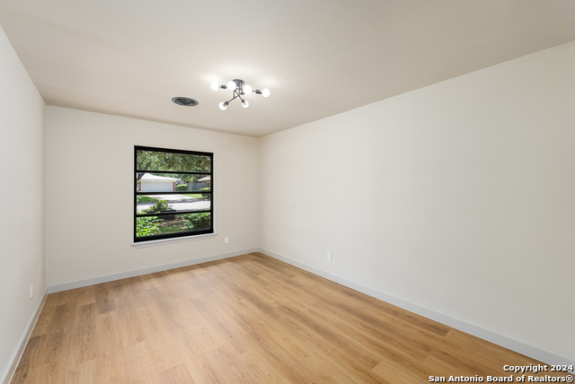 Image 29 of 45 For 423 Rockhill