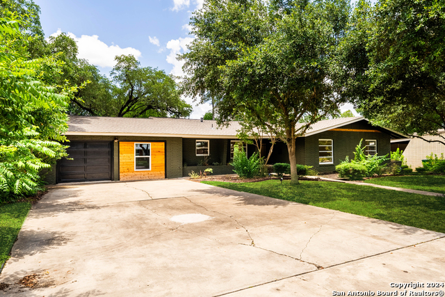 Image 3 of 45 For 423 Rockhill