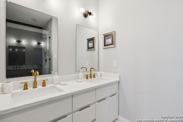 Image 22 of 34 For 510 S Mesquite  104