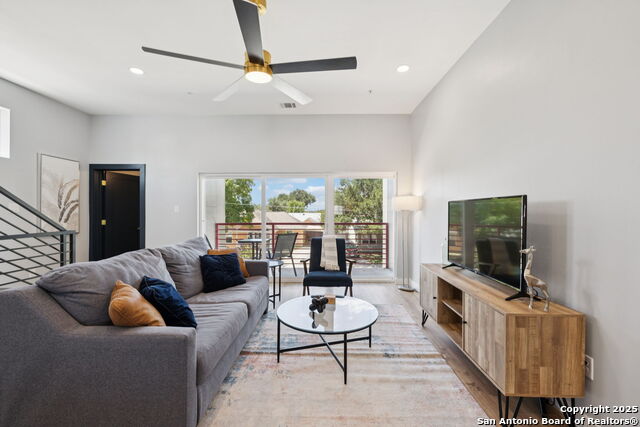 Image 6 of 34 For 510 S Mesquite  104
