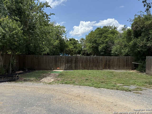 Image 12 of 12 For 924 Roselawn