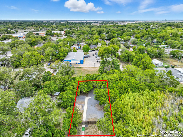 Image 8 of 12 For 924 Roselawn