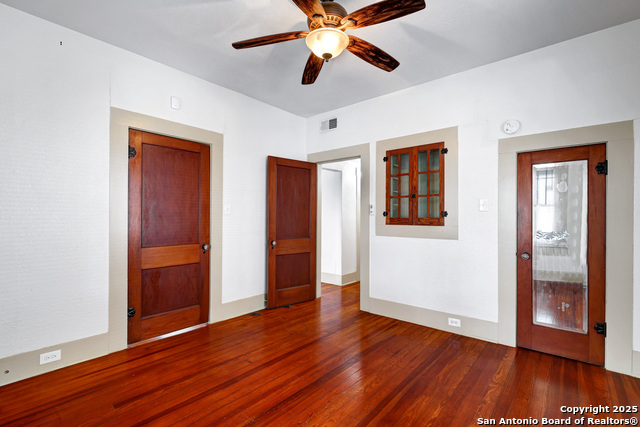 Image 13 of 20 For 901 Euclid  901