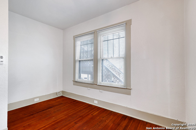 Image 16 of 20 For 901 Euclid  901