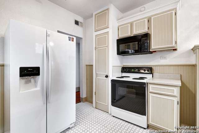 Image 5 of 20 For 901 Euclid  901