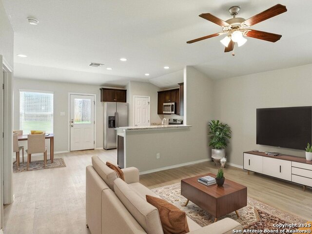 Image 4 of 24 For 737 Peak Place