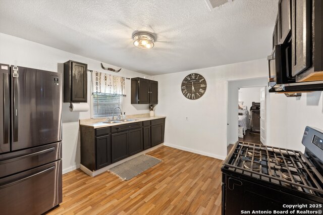 Listing photo id 9 for 1485 Mill W