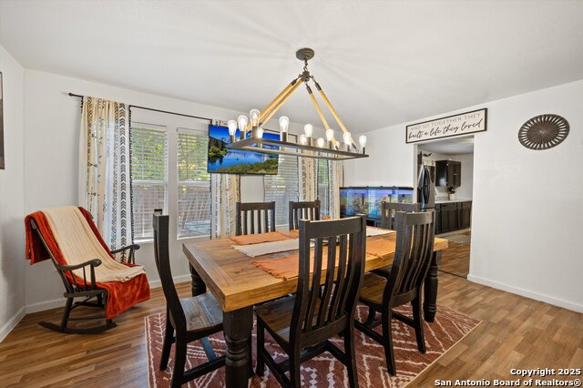 Listing photo id 13 for 1485 Mill W