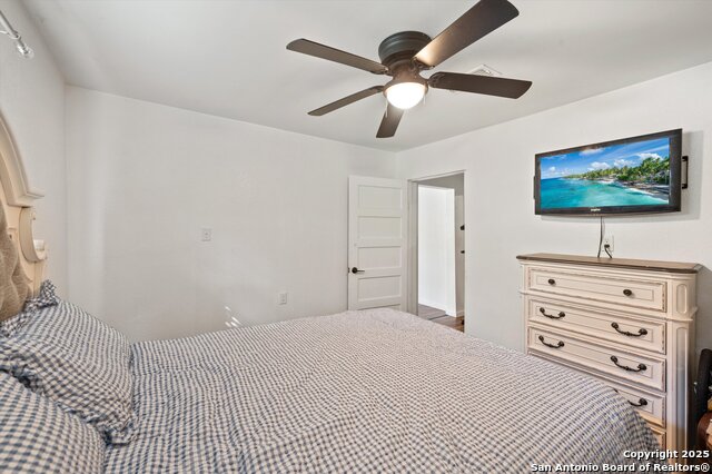 Listing photo id 20 for 1485 Mill W