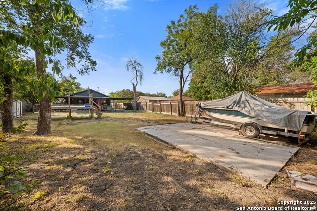 Listing photo id 30 for 1485 Mill W