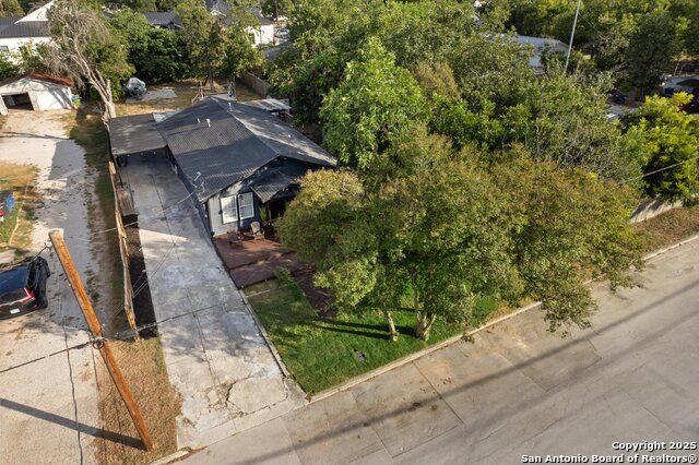 Listing photo id 31 for 1485 Mill W