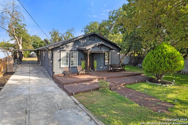 Listing photo id 4 for 1485 Mill W