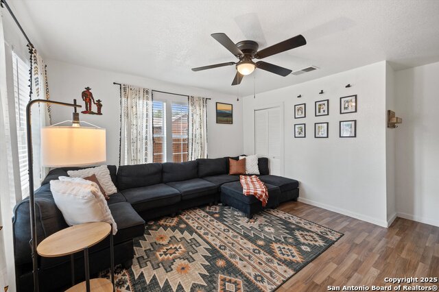 Listing photo id 5 for 1485 Mill W