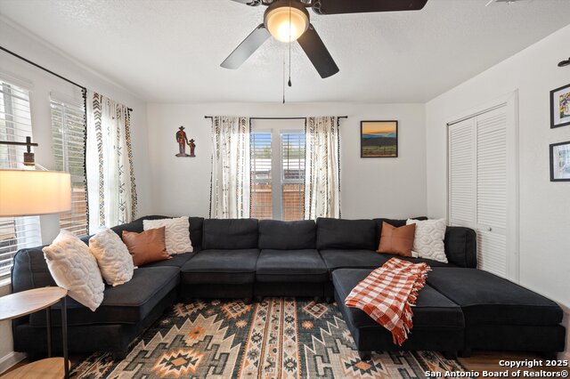 Listing photo id 6 for 1485 Mill W