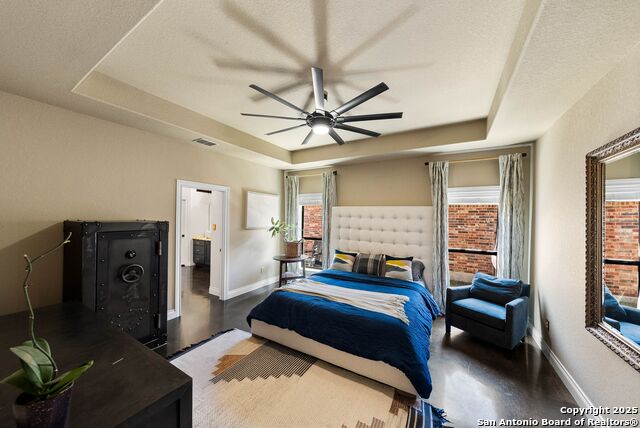Listing photo id 10 for 2239 Brittany Grace