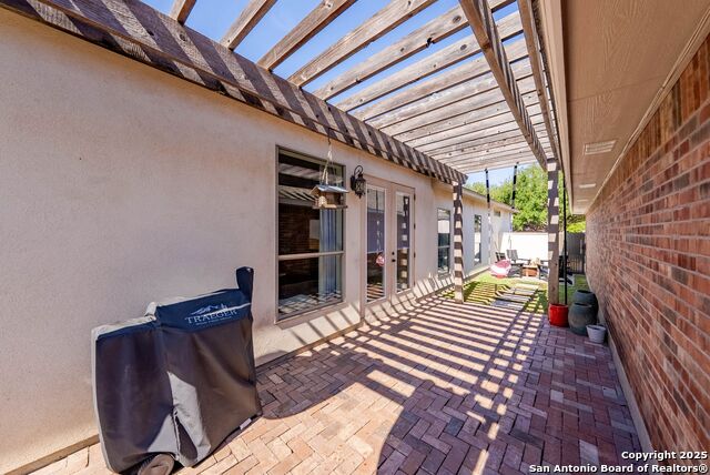 Listing photo id 32 for 2239 Brittany Grace