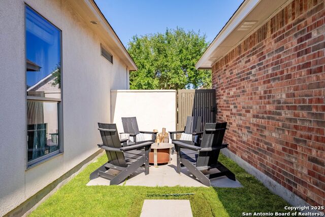 Listing photo id 33 for 2239 Brittany Grace