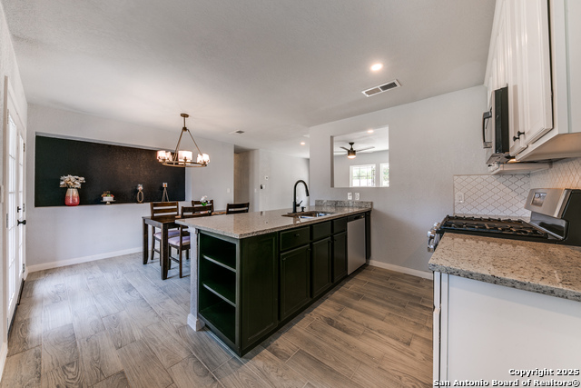 Listing photo id 9 for 7323 Clear Water