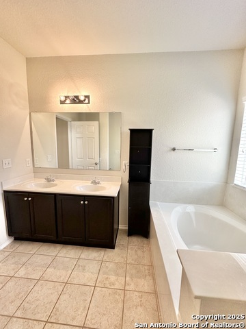 Image 17 of 24 For 3814 Olive  