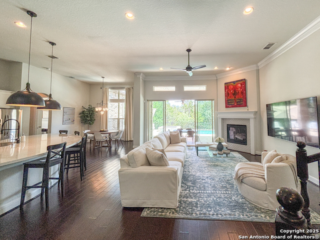 Image 15 of 73 For 17814 Hillsedge