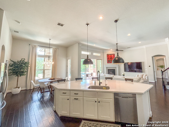 Image 18 of 73 For 17814 Hillsedge