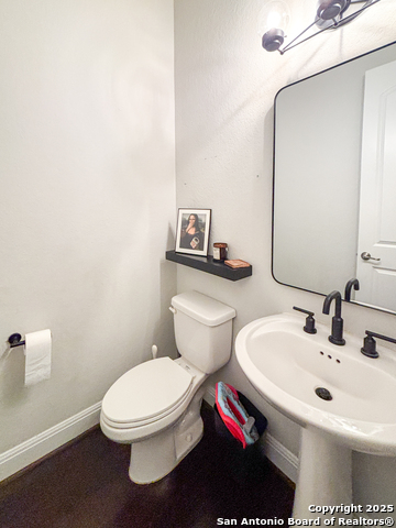 Image 26 of 73 For 17814 Hillsedge