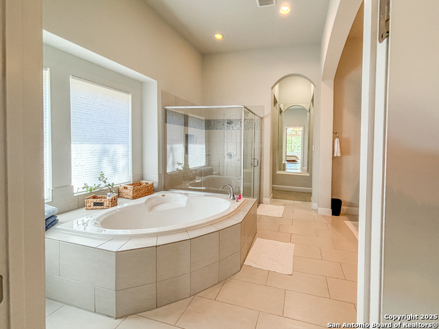 Image 38 of 73 For 17814 Hillsedge