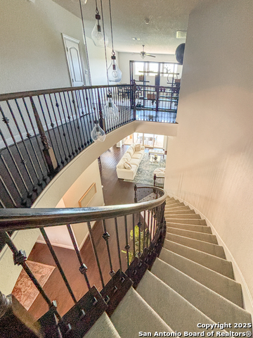 Image 44 of 73 For 17814 Hillsedge