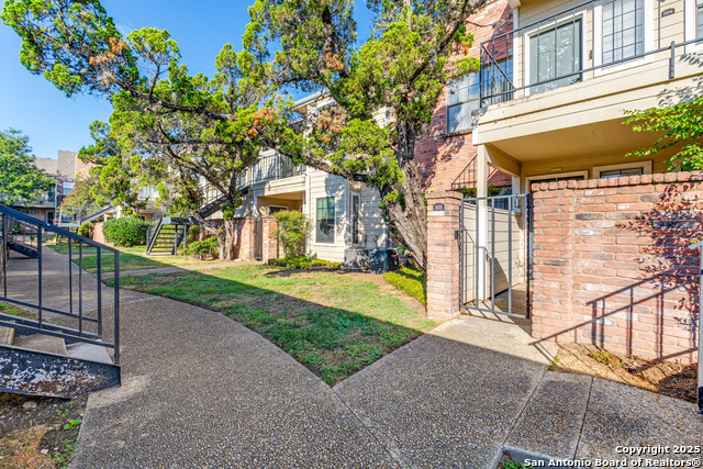 Details for 11610 Vance Jackson  1105, San Antonio, TX 78230