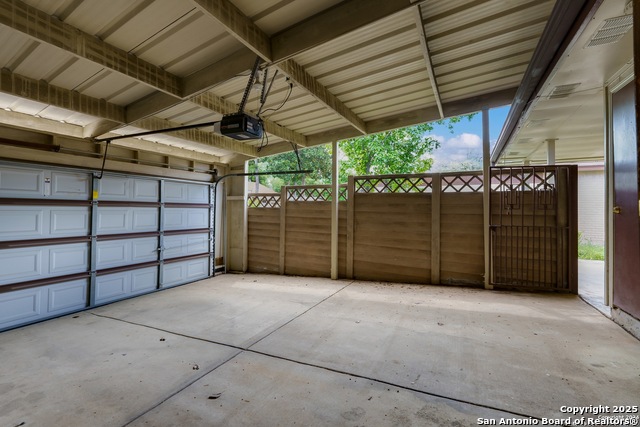 Image 17 of 20 For 709 Meadow Arbor