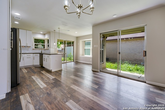 Image 4 of 20 For 709 Meadow Arbor