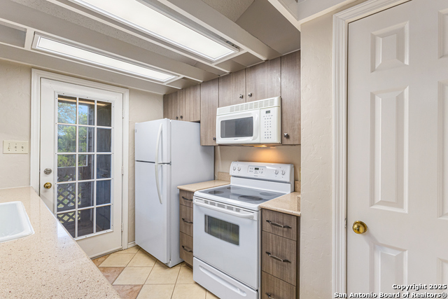 Image 8 of 22 For 14745 Babcock Rd  274