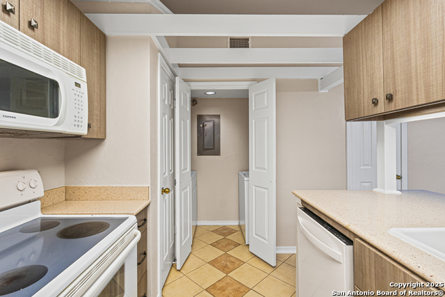 Image 9 of 22 For 14745 Babcock Rd  274