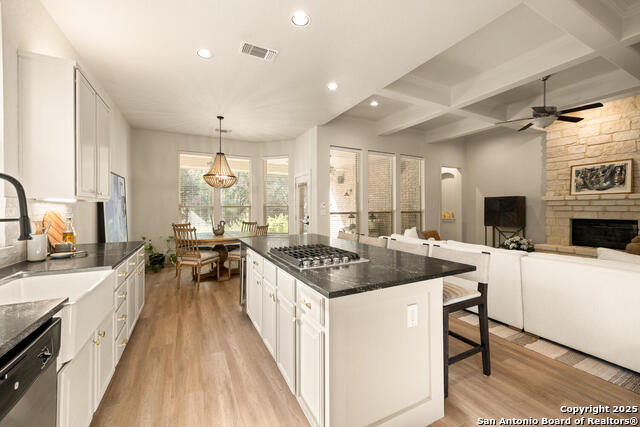 Listing photo id 7 for 28399 Willis Ranch