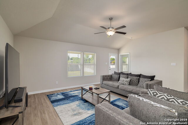 Image 8 of 27 For 7043 Diamond Valley